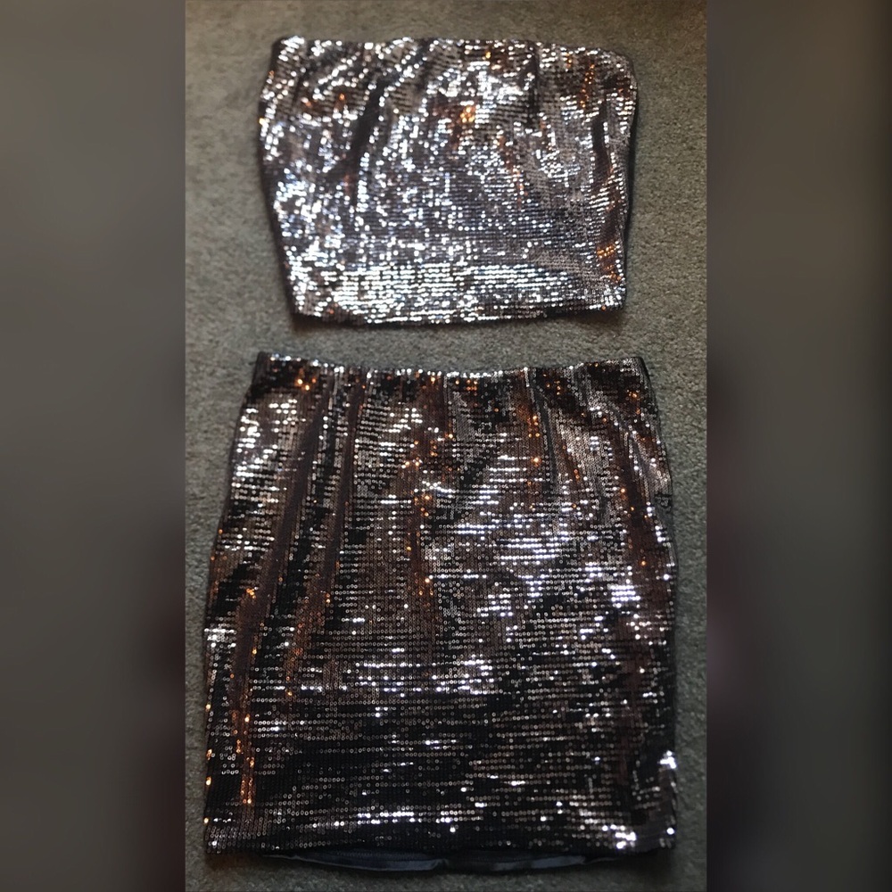 •2 piece strapless sequin & velvet mini dress